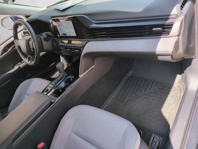 2025 Toyota Camry LE (Natl)