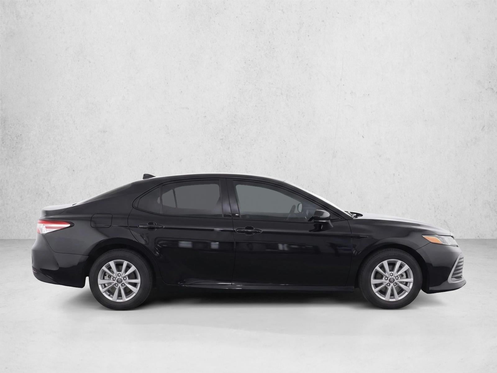 2025 Toyota Camry LE (Natl)