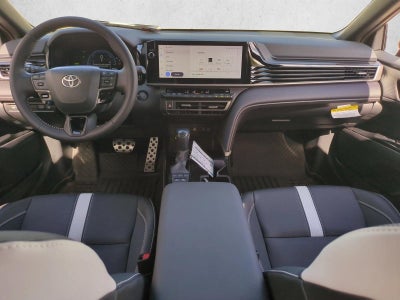 2025 Toyota Camry SE (SE)