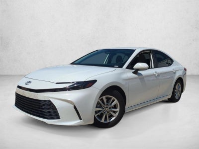 2025 Toyota Camry LE (SE)
