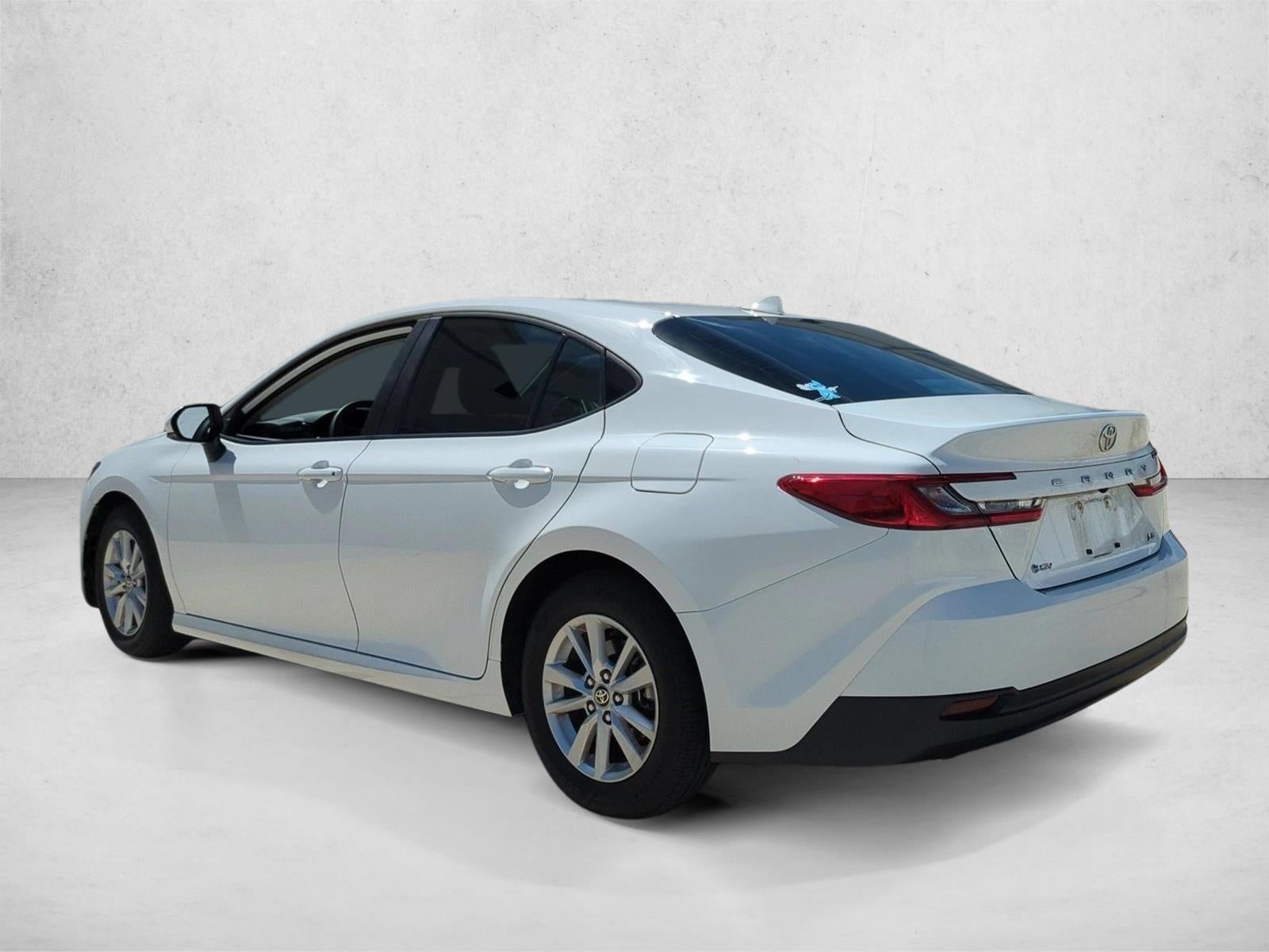 2025 Toyota Camry LE (SE)