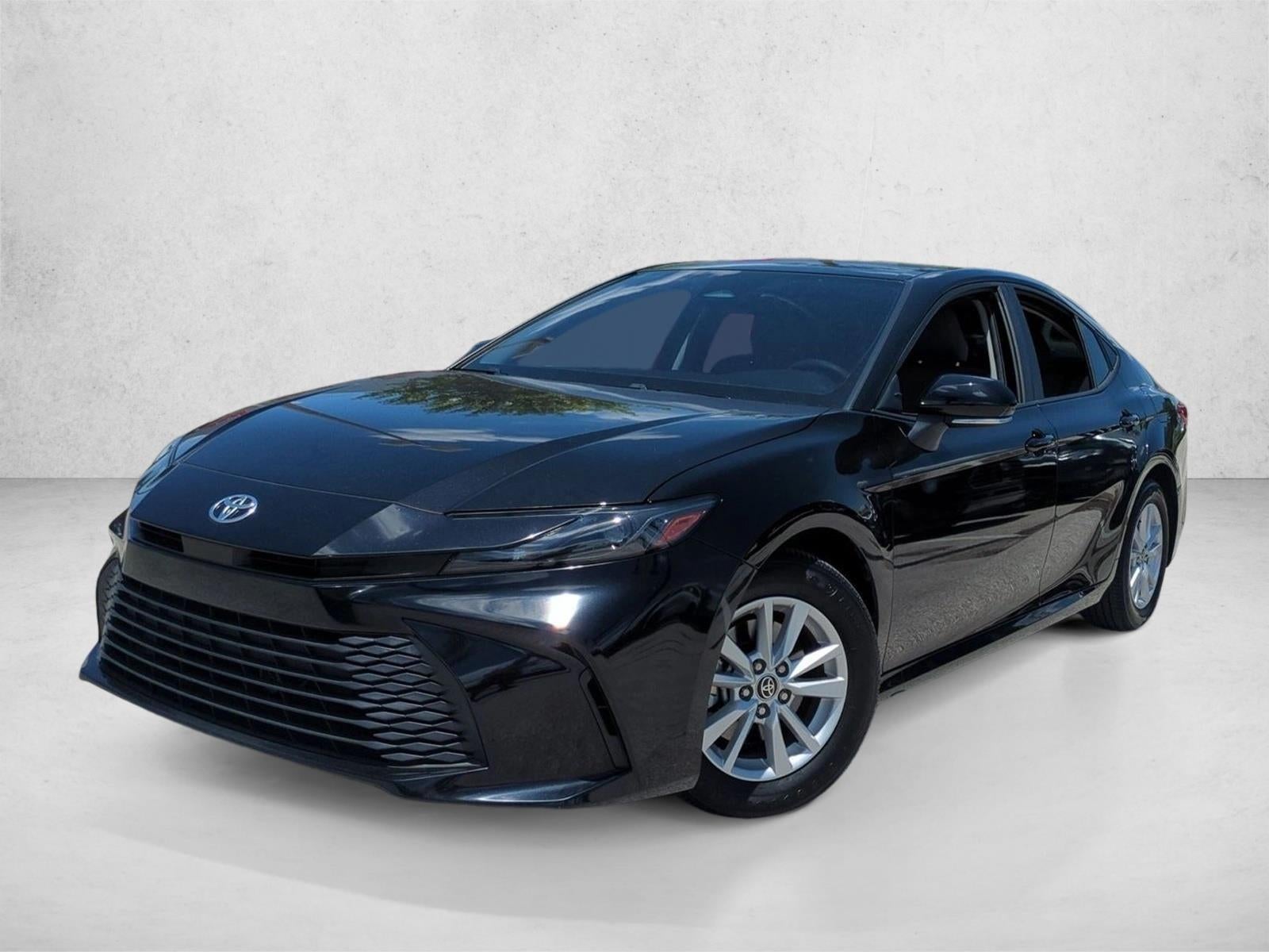 2025 Toyota Camry LE (SE)