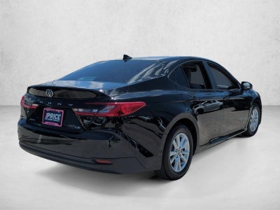 2025 Toyota Camry LE (SE)