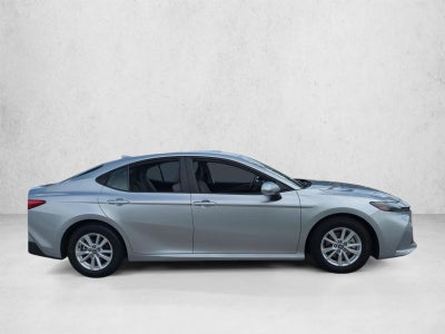 2025 Toyota Camry LE (SE)