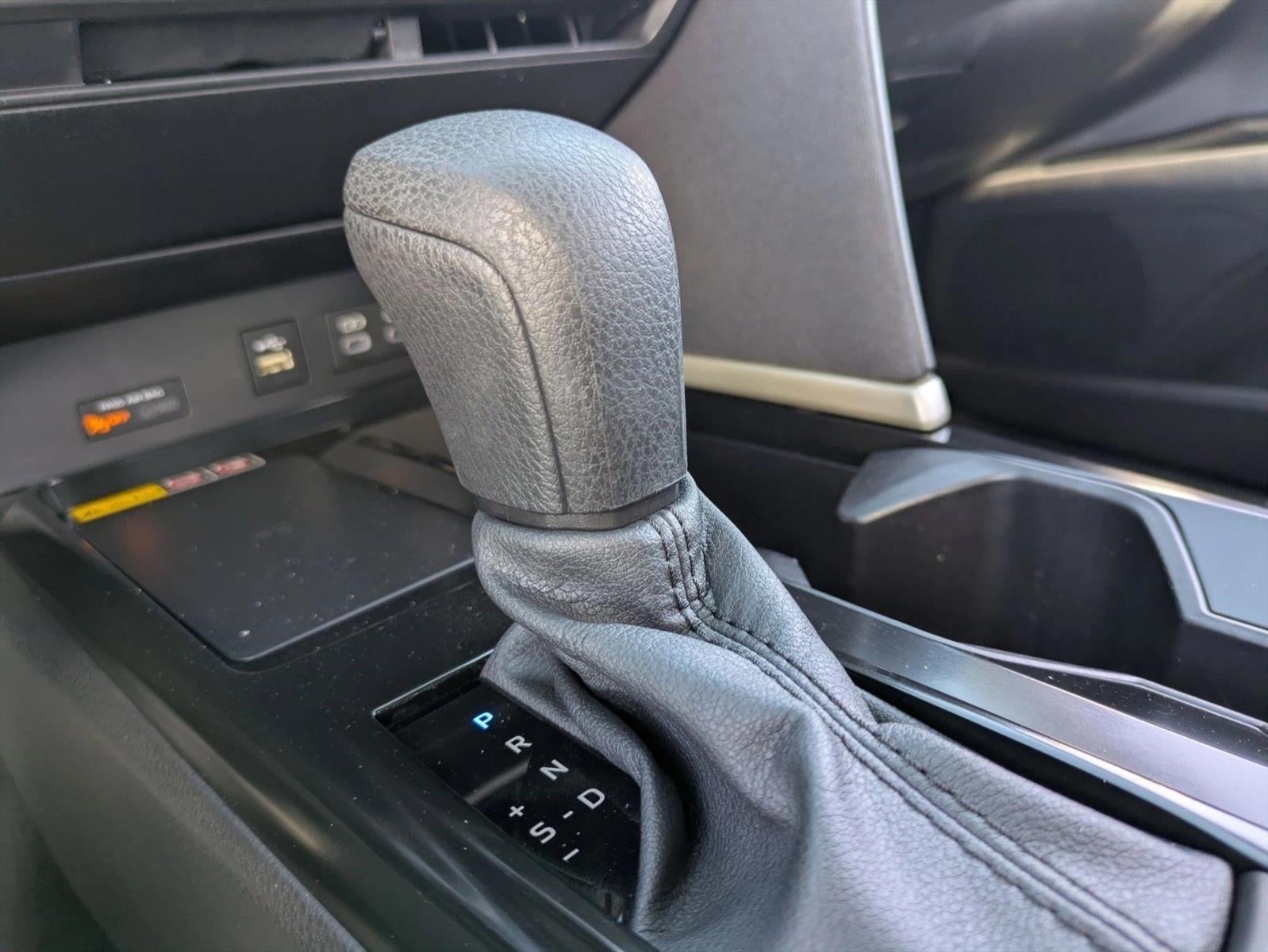 2025 Toyota Camry LE (SE)