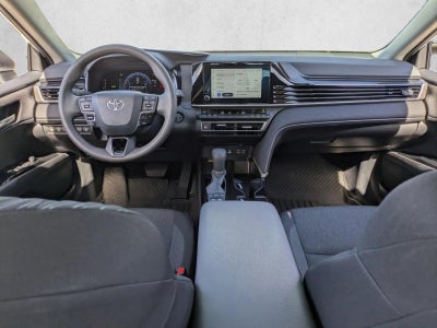 2025 Toyota Camry LE (SE)