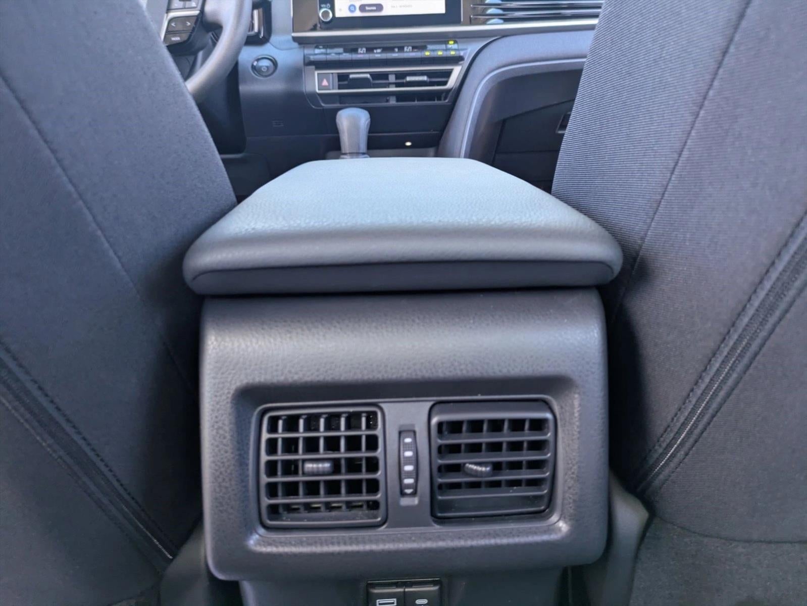 2025 Toyota Camry LE (SE)