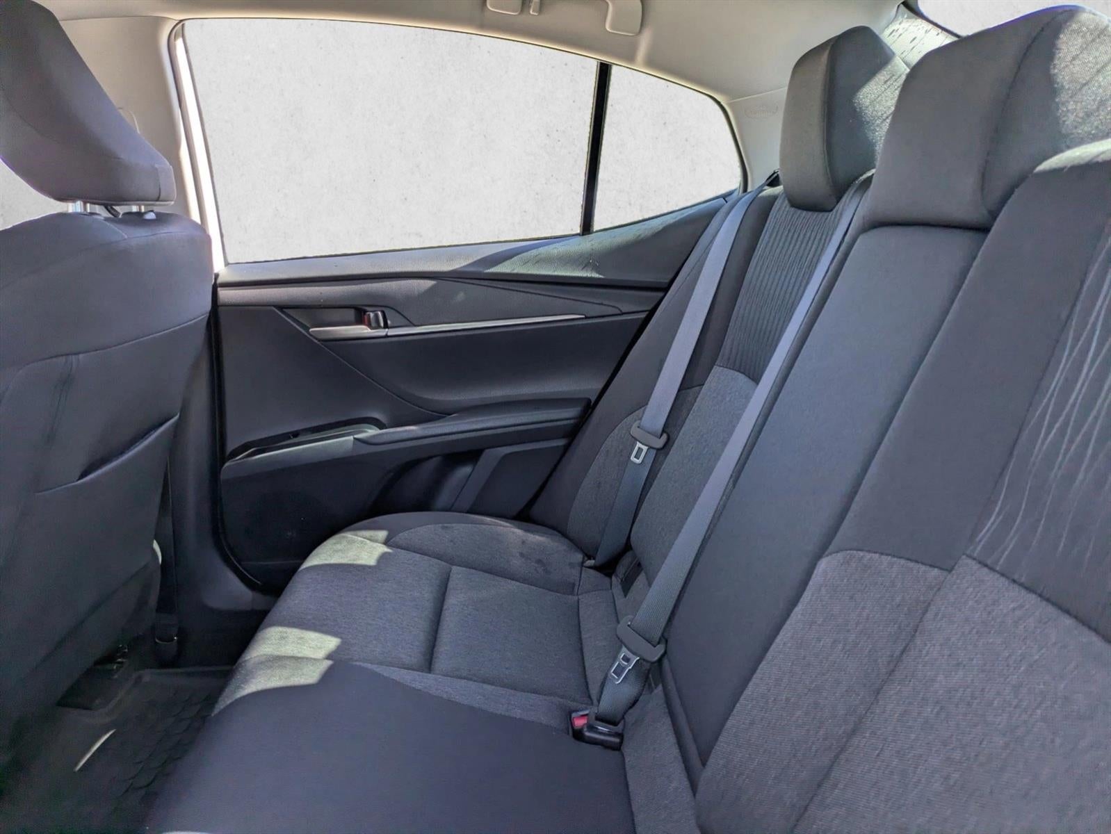 2025 Toyota Camry LE (SE)