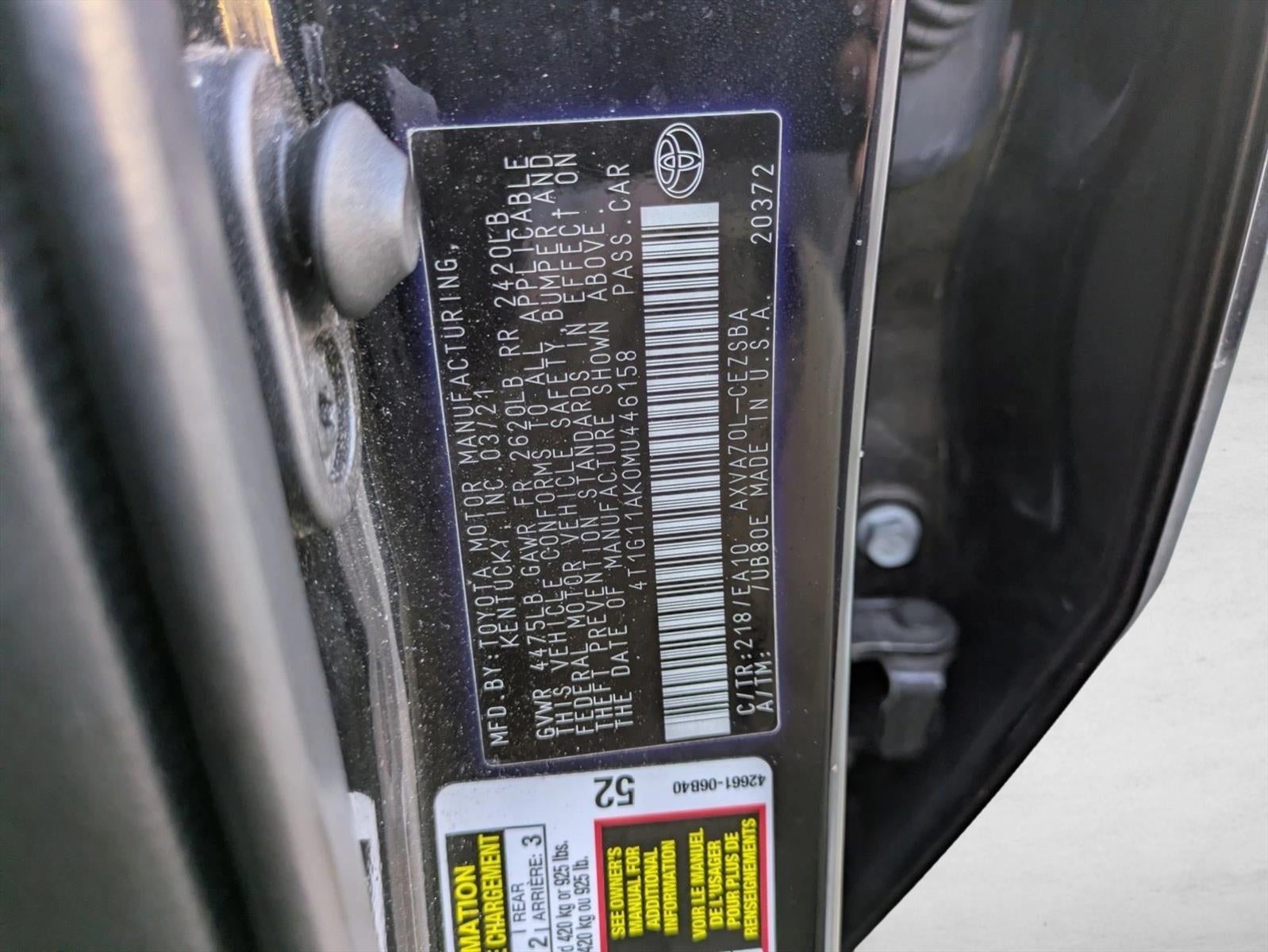 2021 Toyota Camry SE Auto (SE)