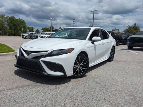 2023 Toyota Camry SE Auto (SE)