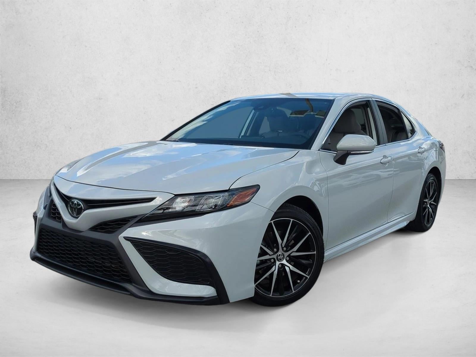 2024 Toyota Camry SE Auto (SE)