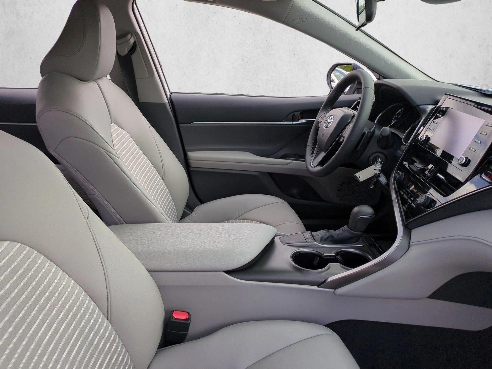 2024 Toyota Camry SE Auto (SE)