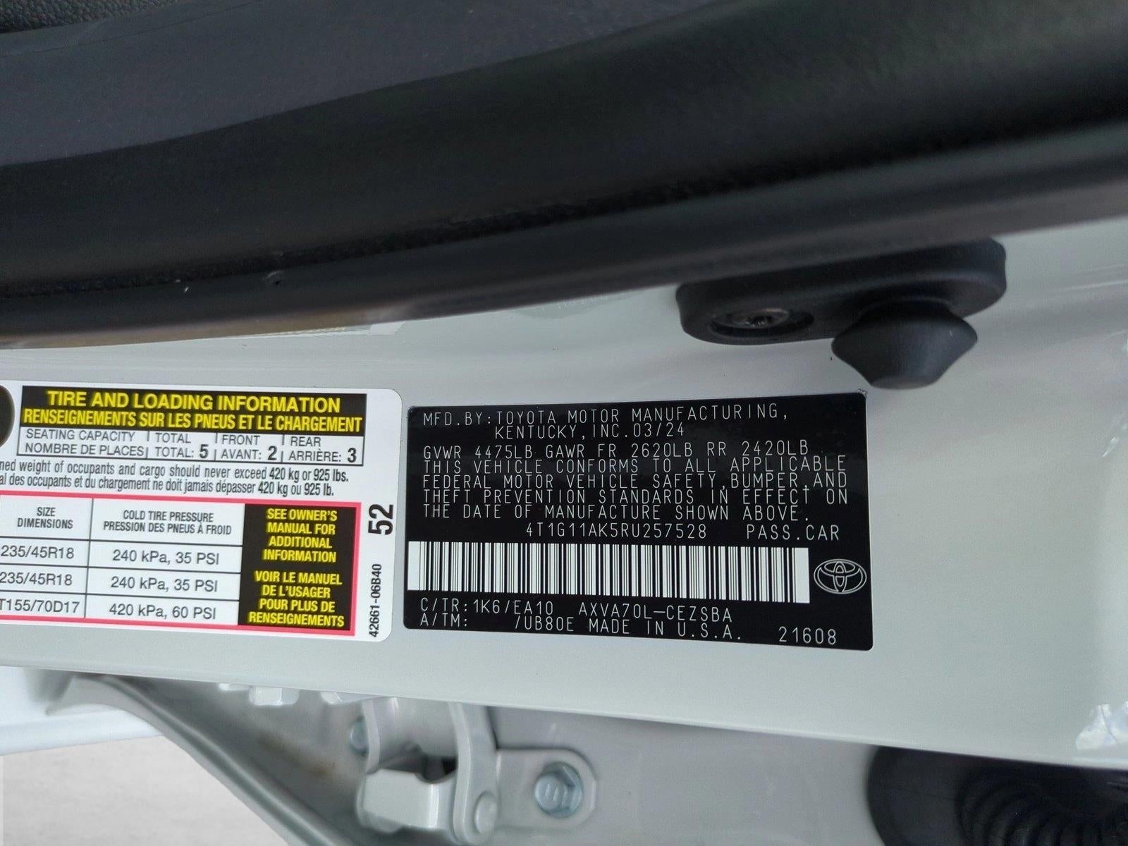 2024 Toyota Camry SE Auto (SE)