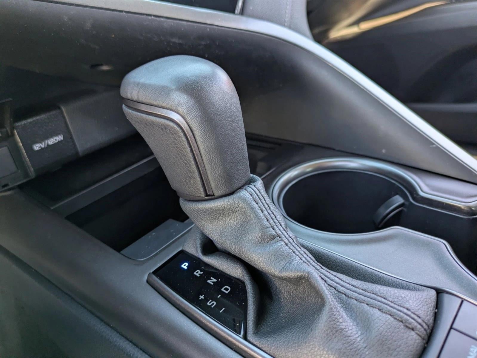 2024 Toyota Camry SE Auto (SE)