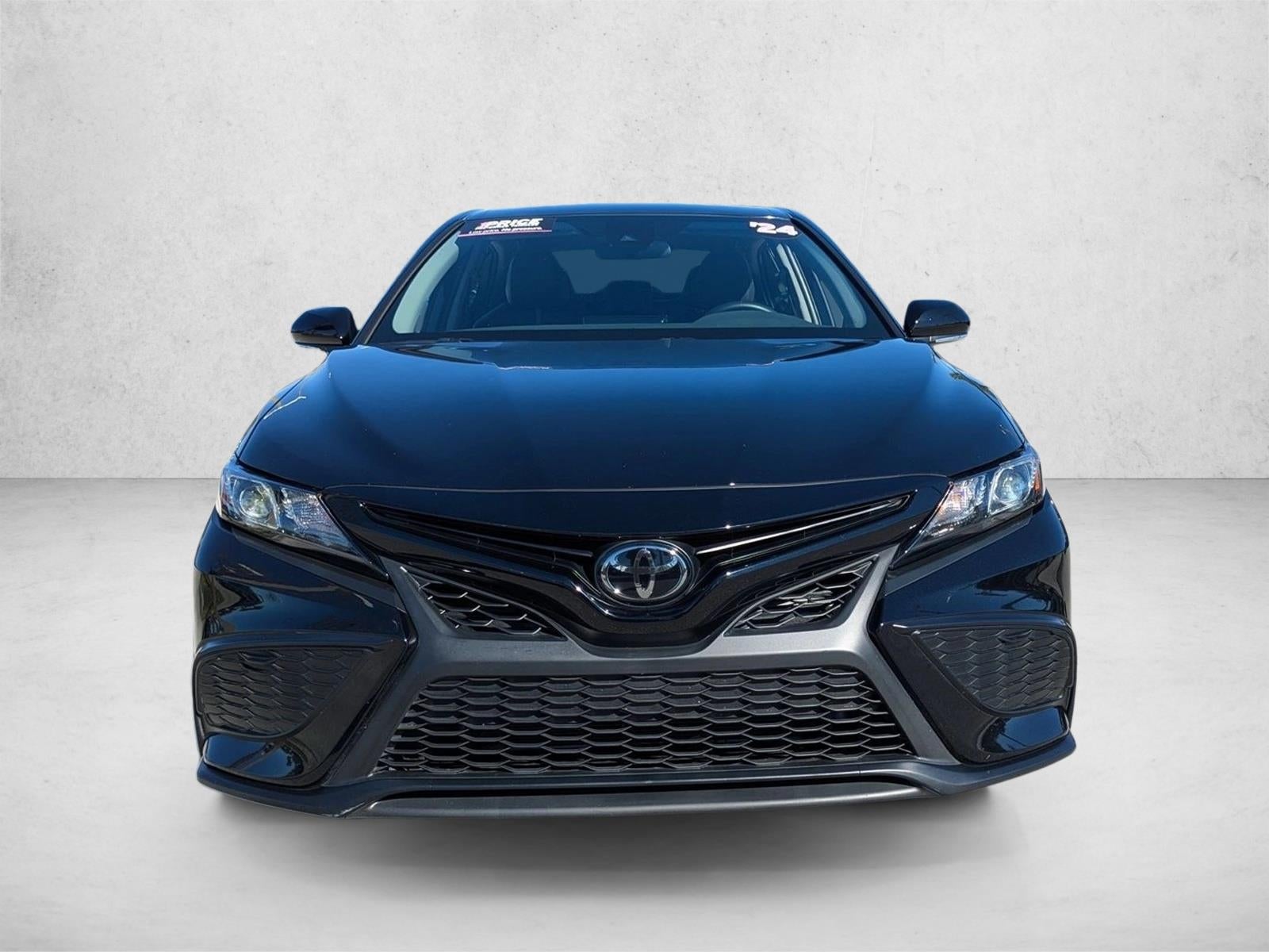 2024 Toyota Camry SE Auto (SE)