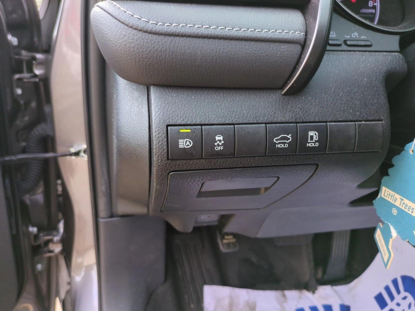 2024 Toyota Camry SE Auto (SE)