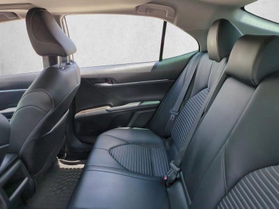 2022 Toyota Camry SE Auto (SE)