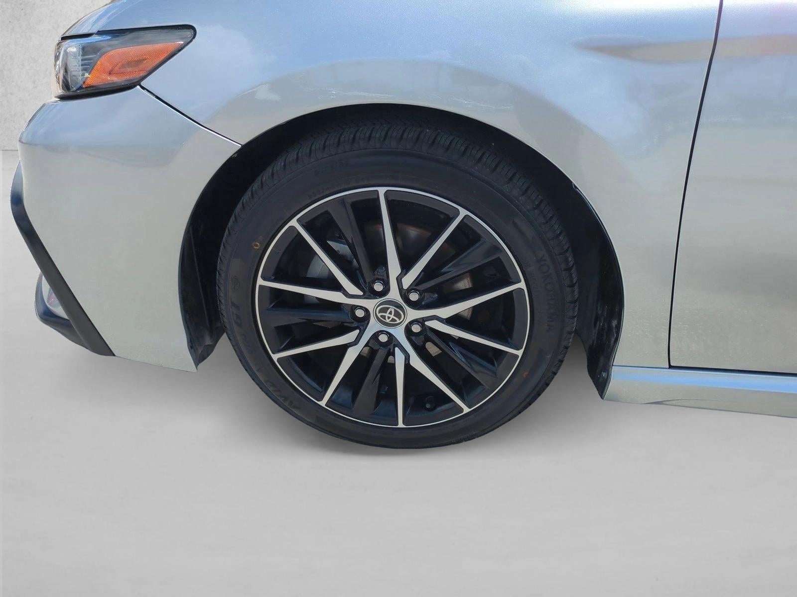 2022 Toyota Camry SE Auto (SE)