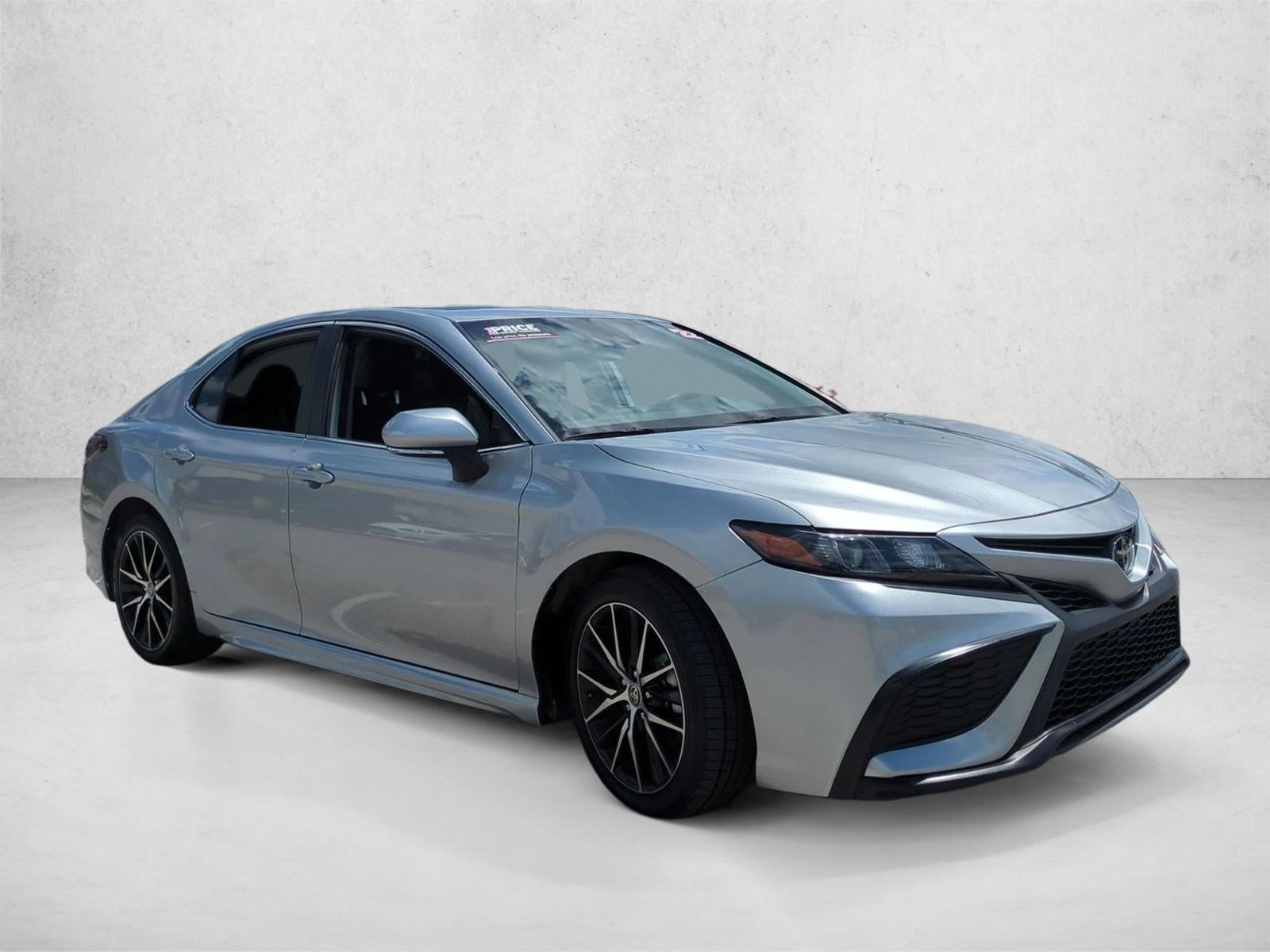 2022 Toyota Camry SE Auto (SE)