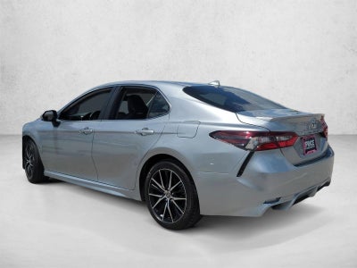 2022 Toyota Camry SE Auto (SE)