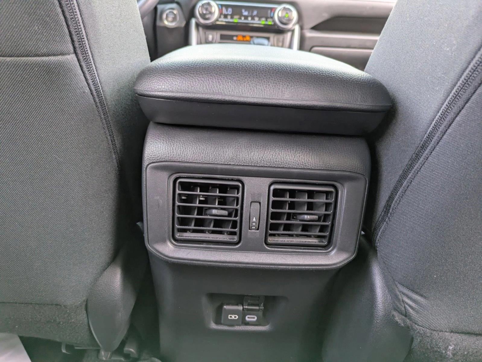 2024 Toyota RAV4 Hybrid XLE AWD (Natl)