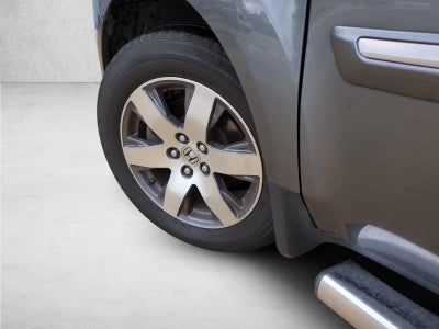 2013 Honda Pilot 4WD Touring with DVD Rear Entertainment System and Navigation