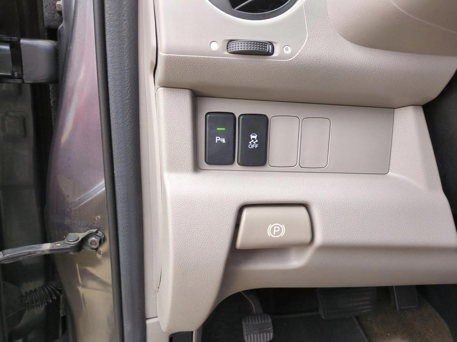 2013 Honda Pilot 4WD Touring with DVD Rear Entertainment System and Navigation