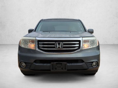 2013 Honda Pilot 4WD Touring with DVD Rear Entertainment System and Navigation
