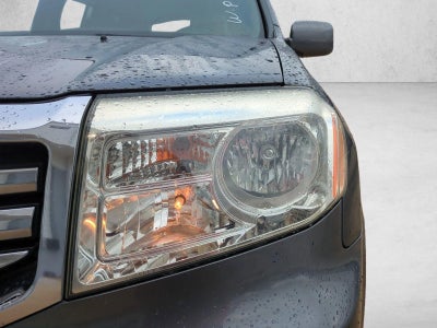 2013 Honda Pilot 4WD Touring with DVD Rear Entertainment System and Navigation