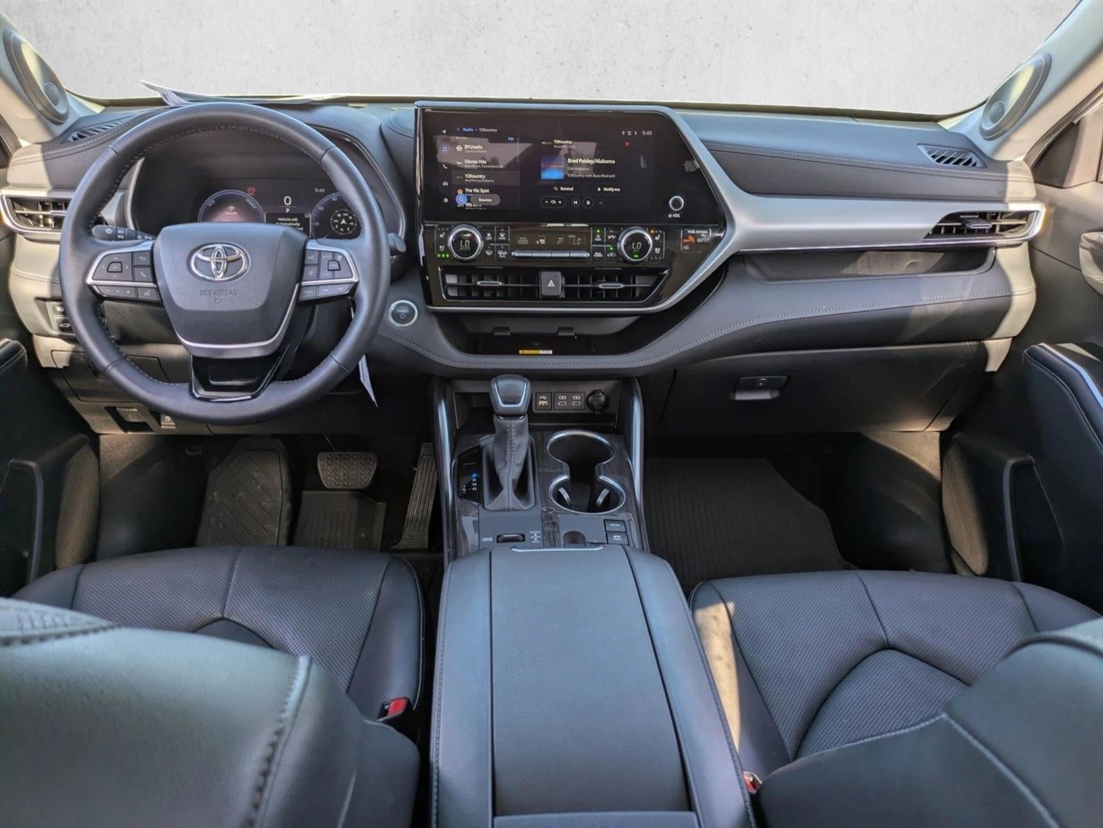 2025 Toyota Highlander Hybrid Platinum AWD (Natl)