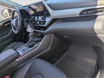 2025 Toyota Highlander Hybrid Platinum AWD (Natl)
