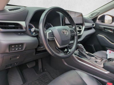 2022 Toyota Highlander Hybrid Platinum AWD (Natl)