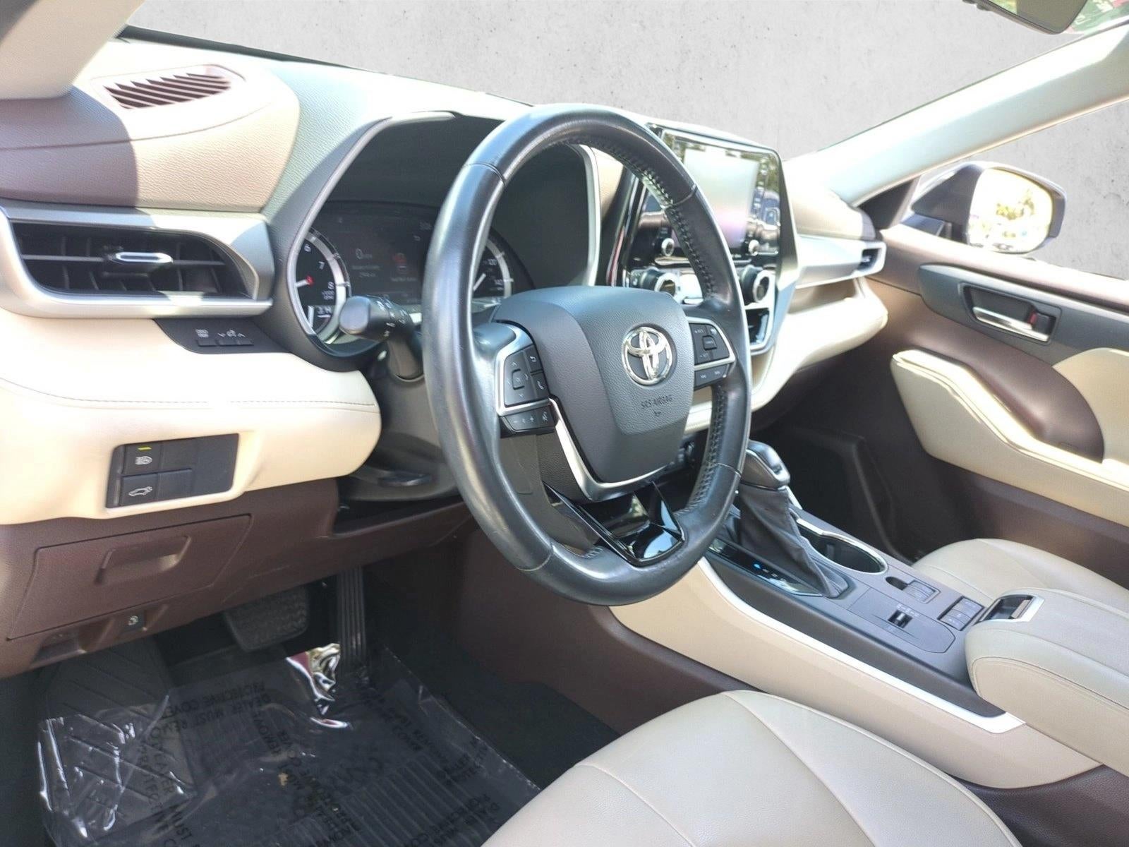 2021 Toyota Highlander XLE FWD (Natl)