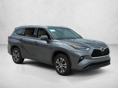 2021 Toyota Highlander XLE FWD (Natl)