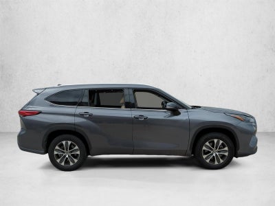 2021 Toyota Highlander XLE FWD (Natl)