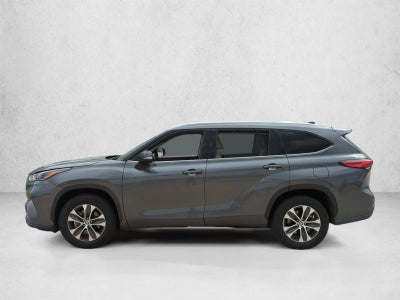 2021 Toyota Highlander XLE FWD (Natl)