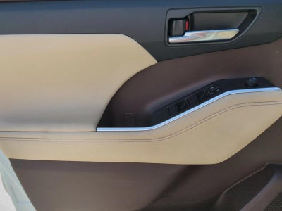 2022 Toyota Highlander XLE FWD (Natl)
