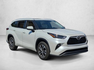 2022 Toyota Highlander XLE FWD (Natl)