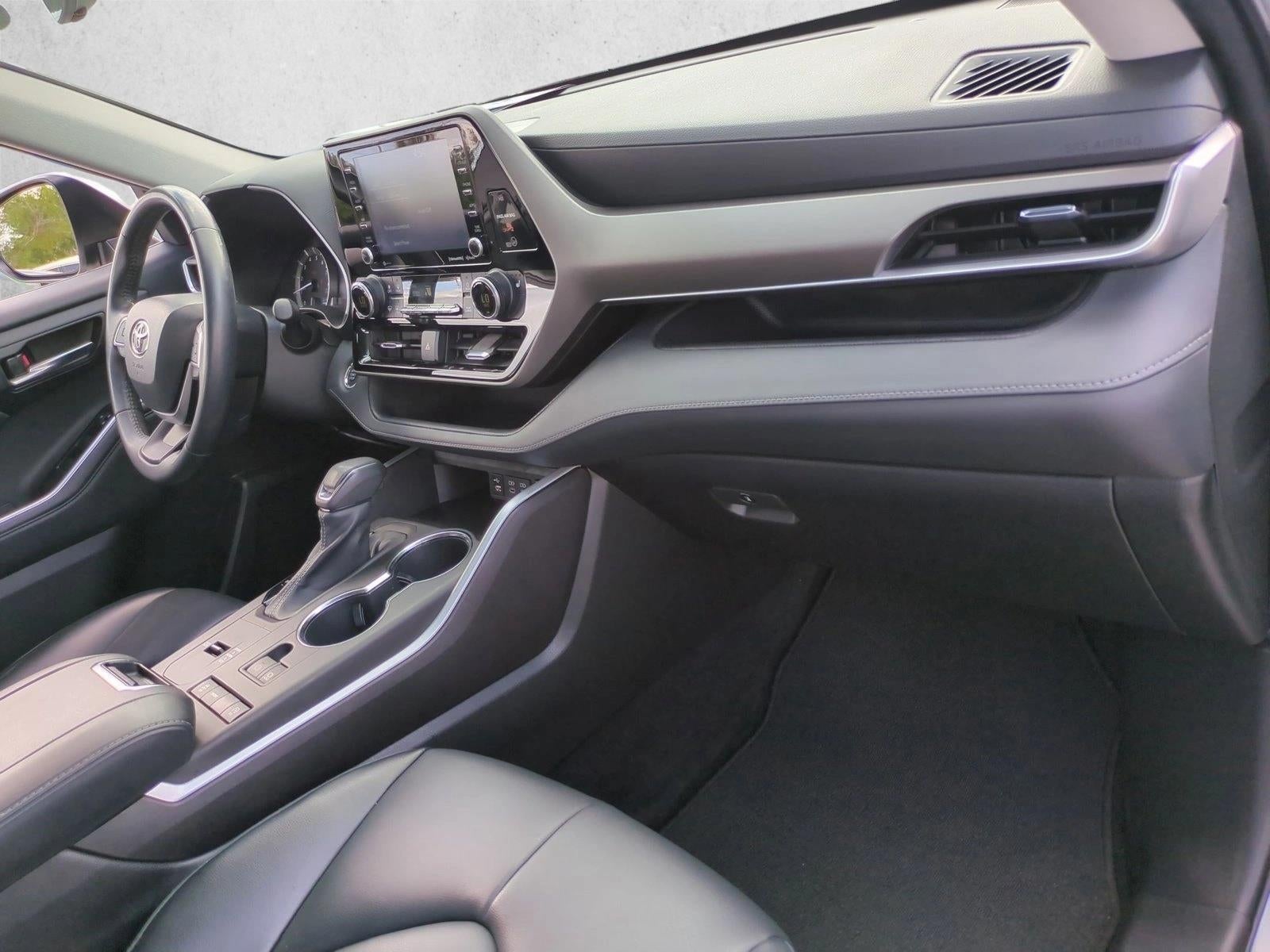 2022 Toyota Highlander XLE FWD (Natl)