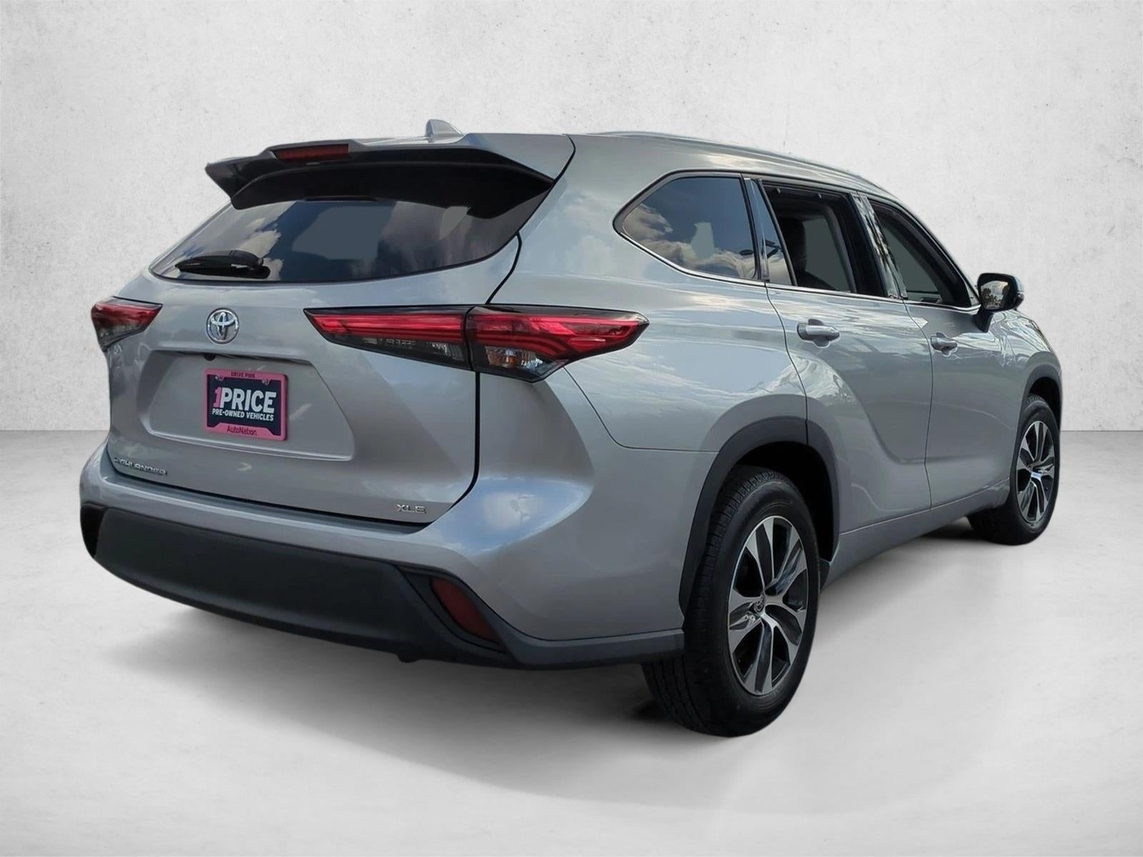 2022 Toyota Highlander XLE FWD (Natl)