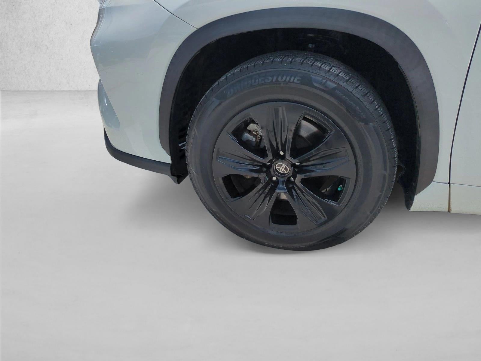 2021 Toyota Highlander XLE FWD (Natl)
