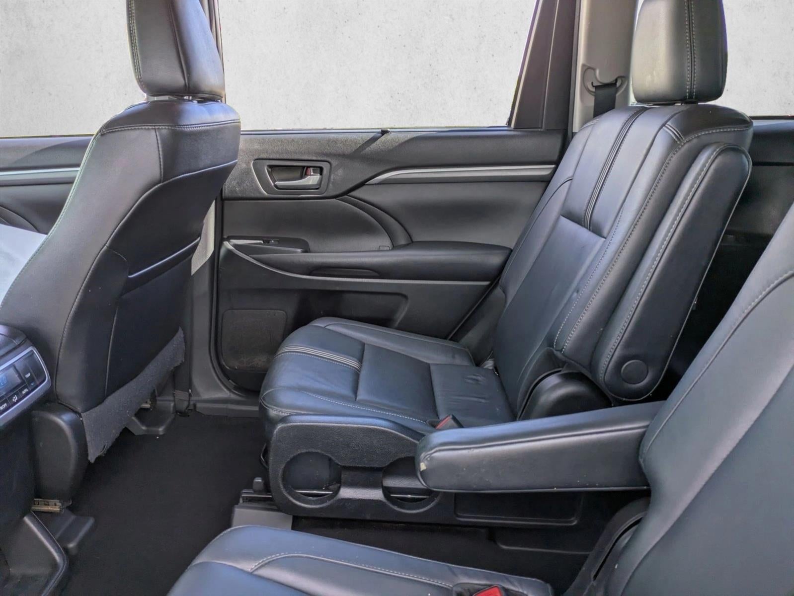 2017 Toyota Highlander SE V6 AWD (Natl)