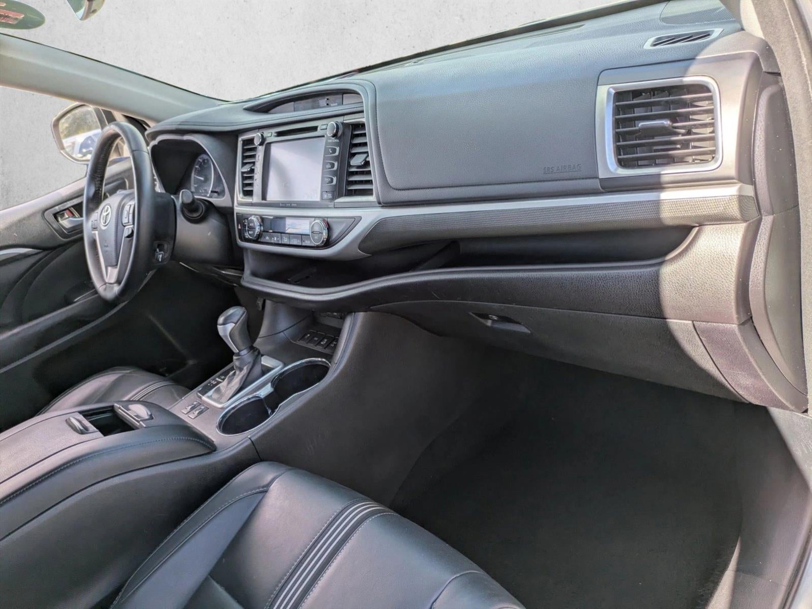 2017 Toyota Highlander SE V6 AWD (Natl)