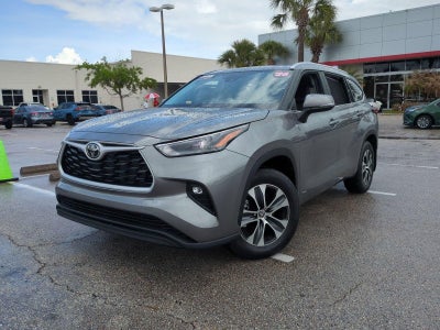 2026 Toyota Highlander Hybrid XLE AWD (Natl)