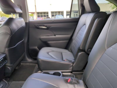 2026 Toyota Highlander Hybrid XLE AWD (Natl)