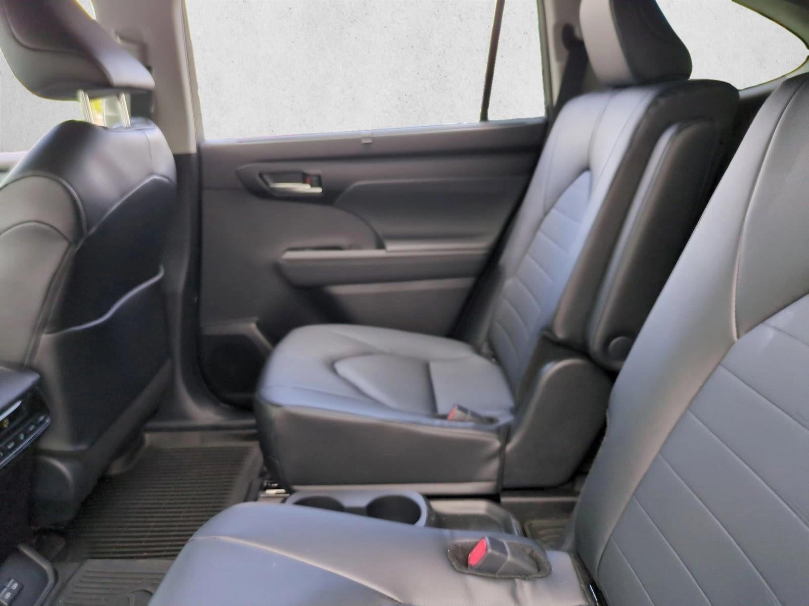 2026 Toyota Highlander Hybrid XLE AWD (Natl)