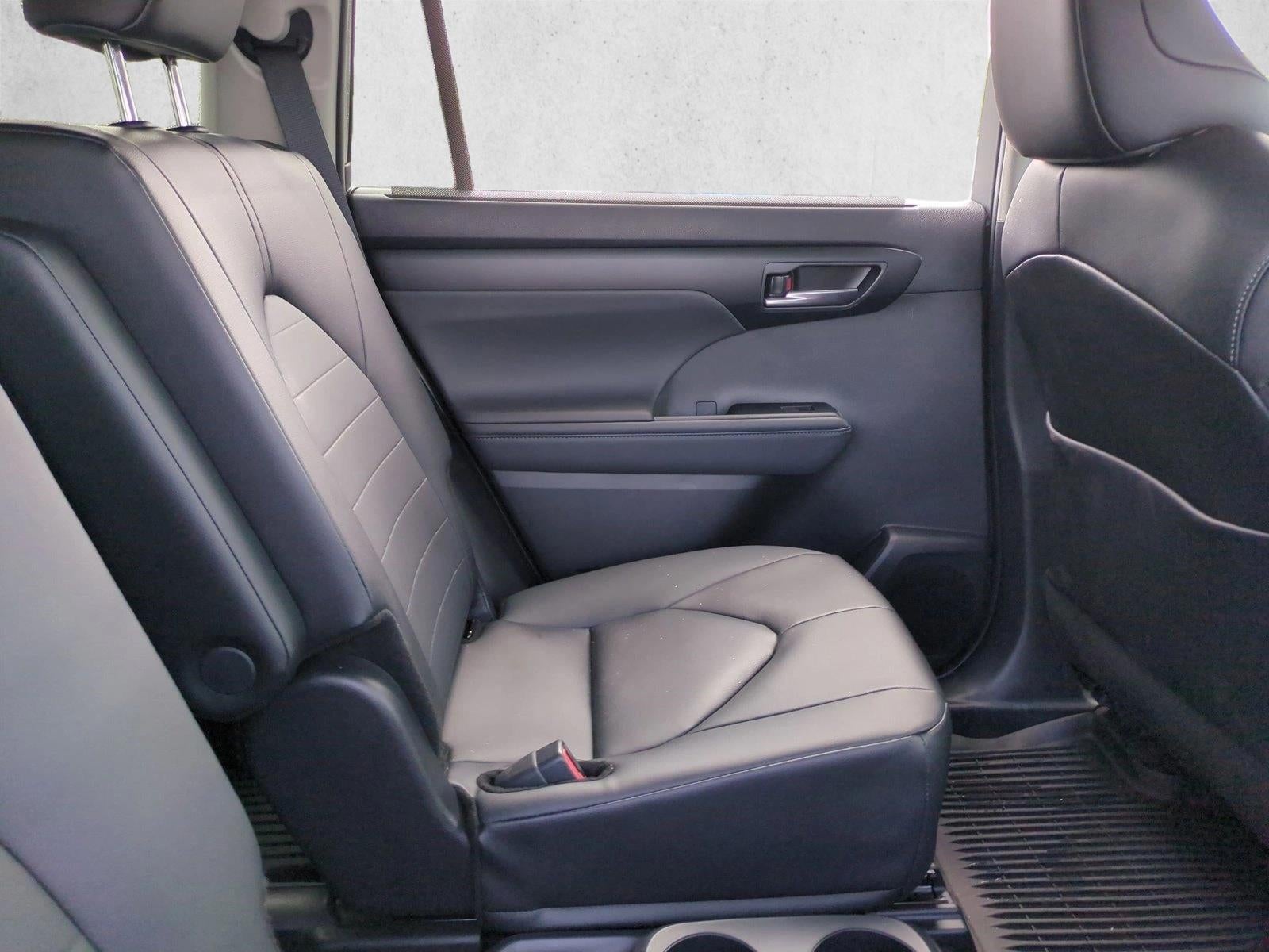 2026 Toyota Highlander Hybrid XLE AWD (Natl)