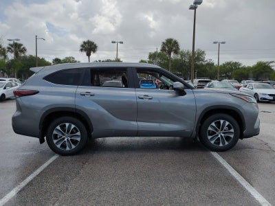 2026 Toyota Highlander Hybrid XLE AWD (Natl)