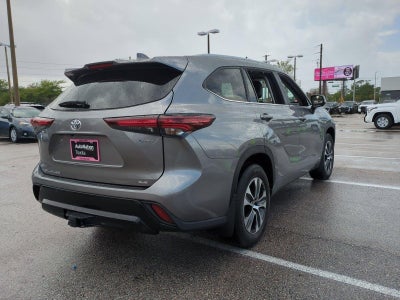 2026 Toyota Highlander Hybrid XLE AWD (Natl)