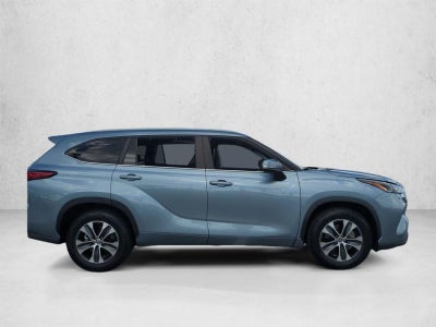 2023 Toyota Highlander XLE FWD (Natl)